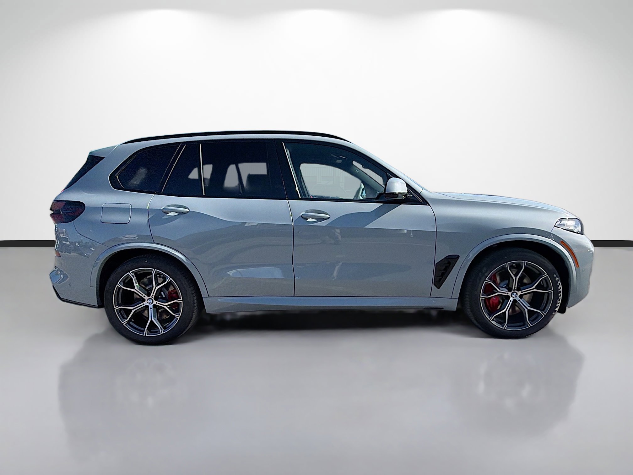 New 2026 BMW X5 xDrive50e w/ Executive Package image 2