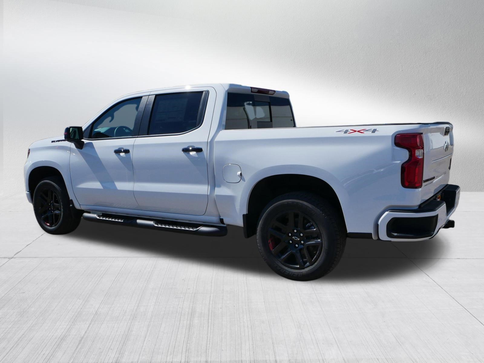 New 2026 Chevrolet Silverado 1500 RST w/ Redline Edition AWD/4WD image 2