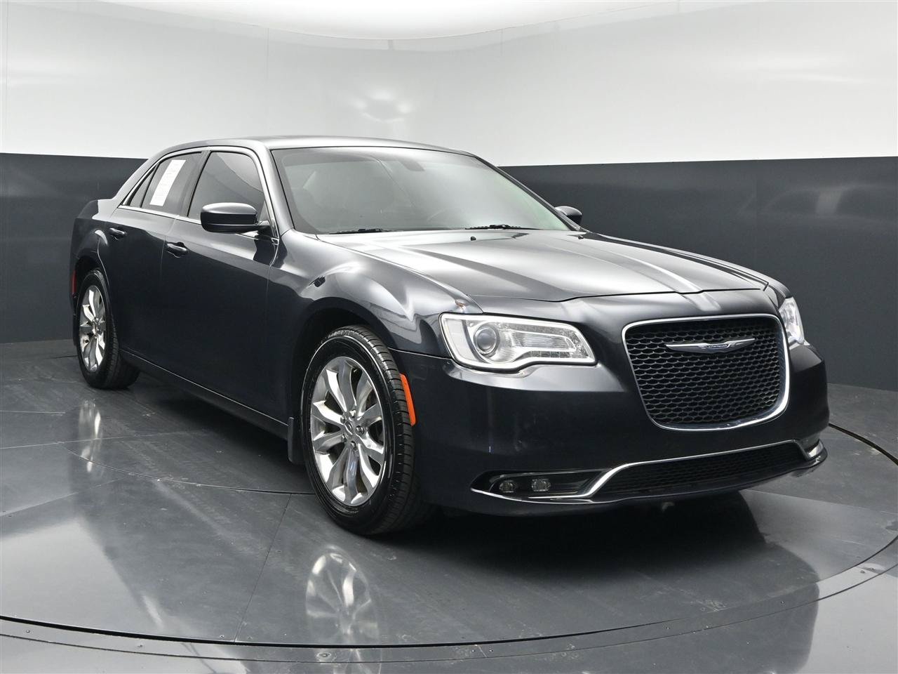 Used 2017 Chrysler 300 Limited w/ Value Package AWD/4WD image 3