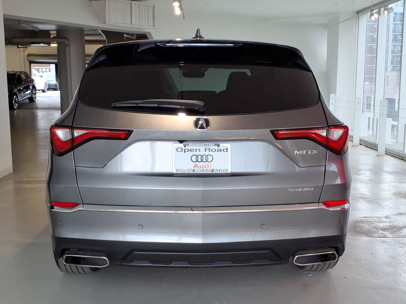 Used 2024 Acura MDX SH-AWD w/ Technology Package image 5