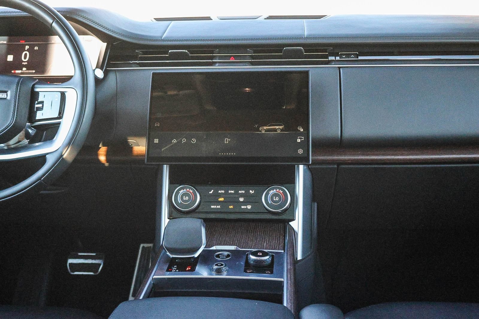 Certified 2023 Land Rover Range Rover SE image 24