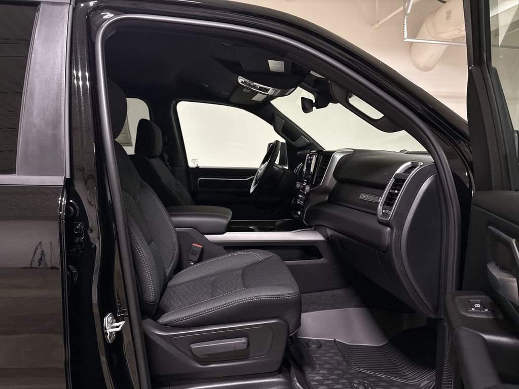 New 2026 RAM 1500 4x4 Crew Cab image 22