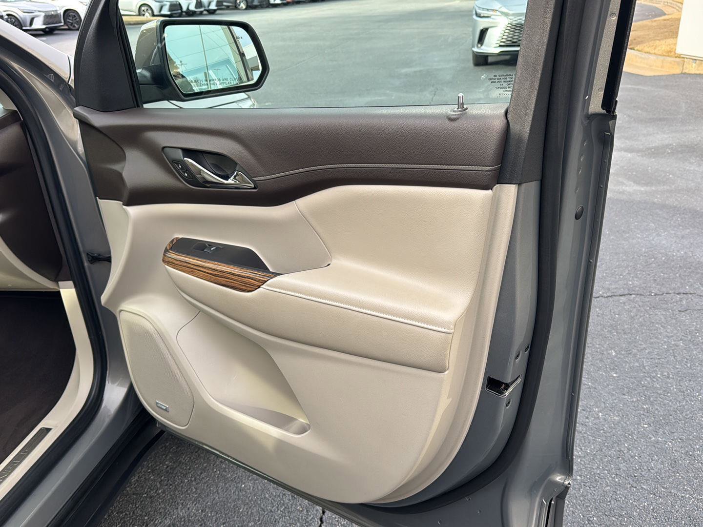 Used 2019 GMC Acadia Denali w/ Technology Package image 12