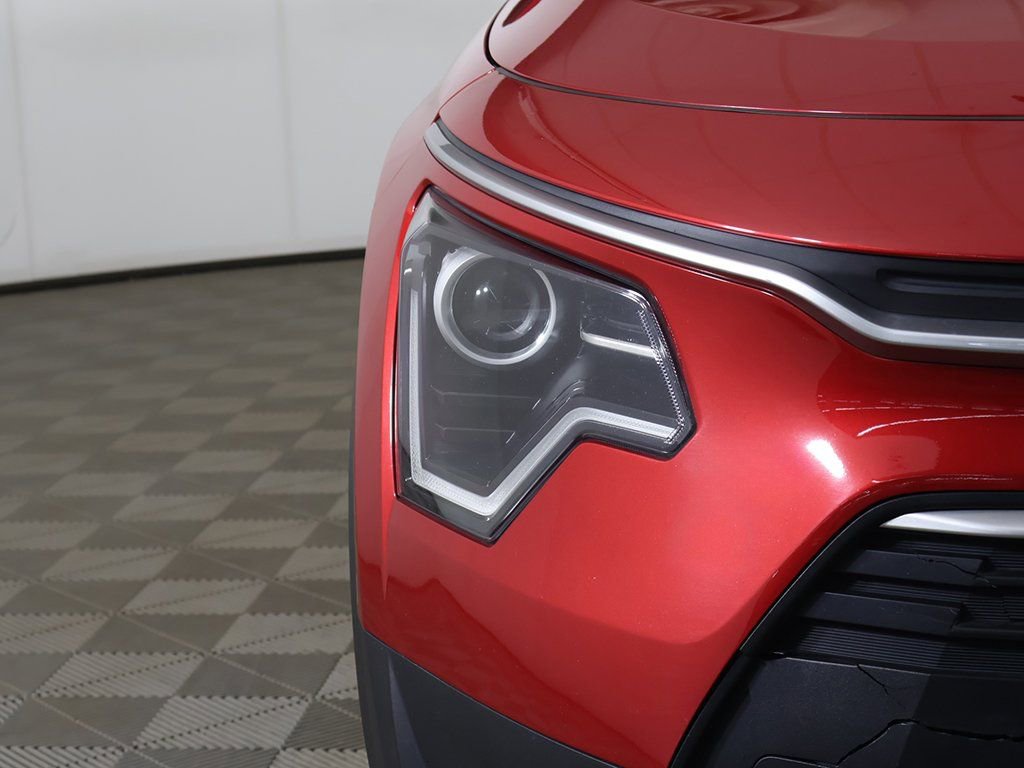 Used 2023 Kia Niro EX image 13