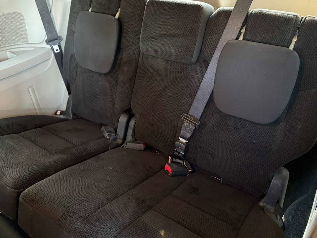Used 2019 Dodge Grand Caravan SE FWD image 21