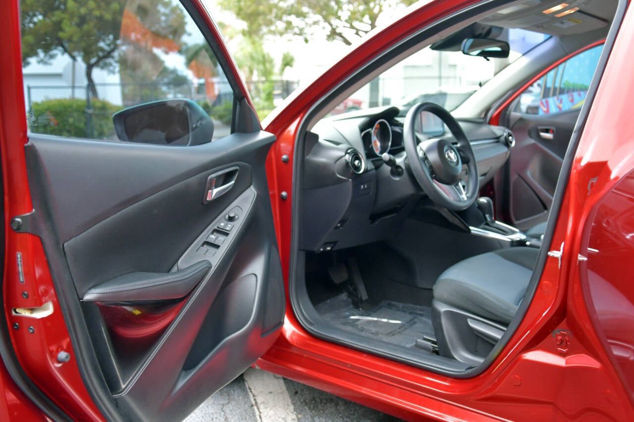 Used 2017 Toyota Yaris iA FWD image 21