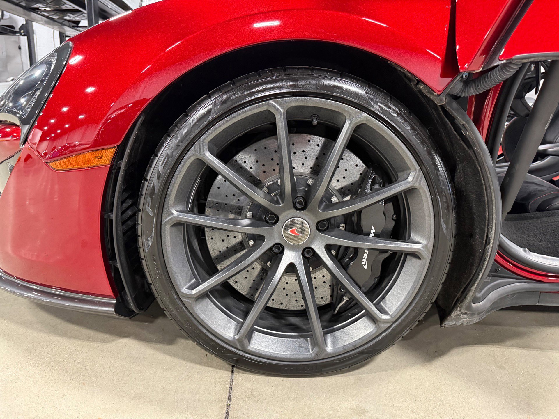 Used 2018 McLaren 570S Spider image 53