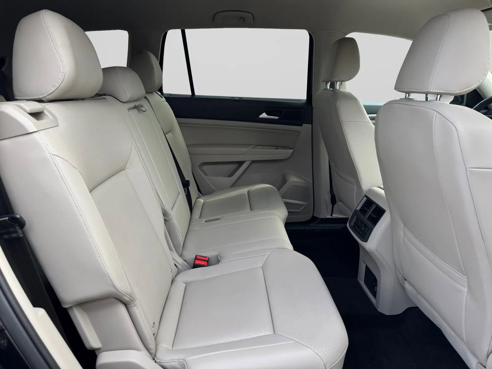 Used 2021 Volkswagen Atlas SE image 33