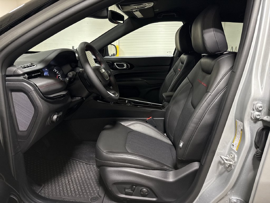 New 2026 Jeep Compass Trailhawk AWD/4WD image 18