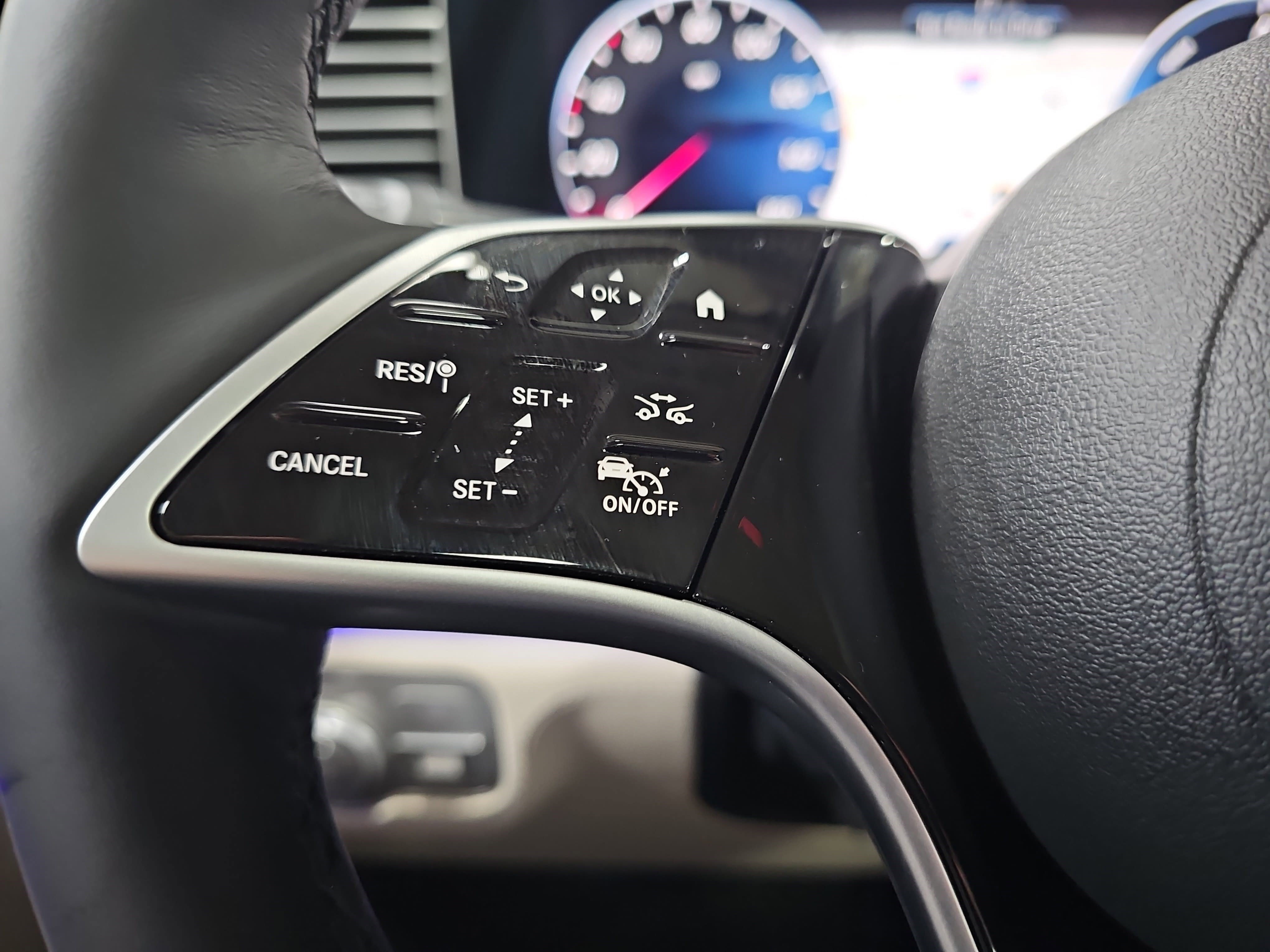 New 2026 Mercedes-Benz GLE 450e 4MATIC image 18