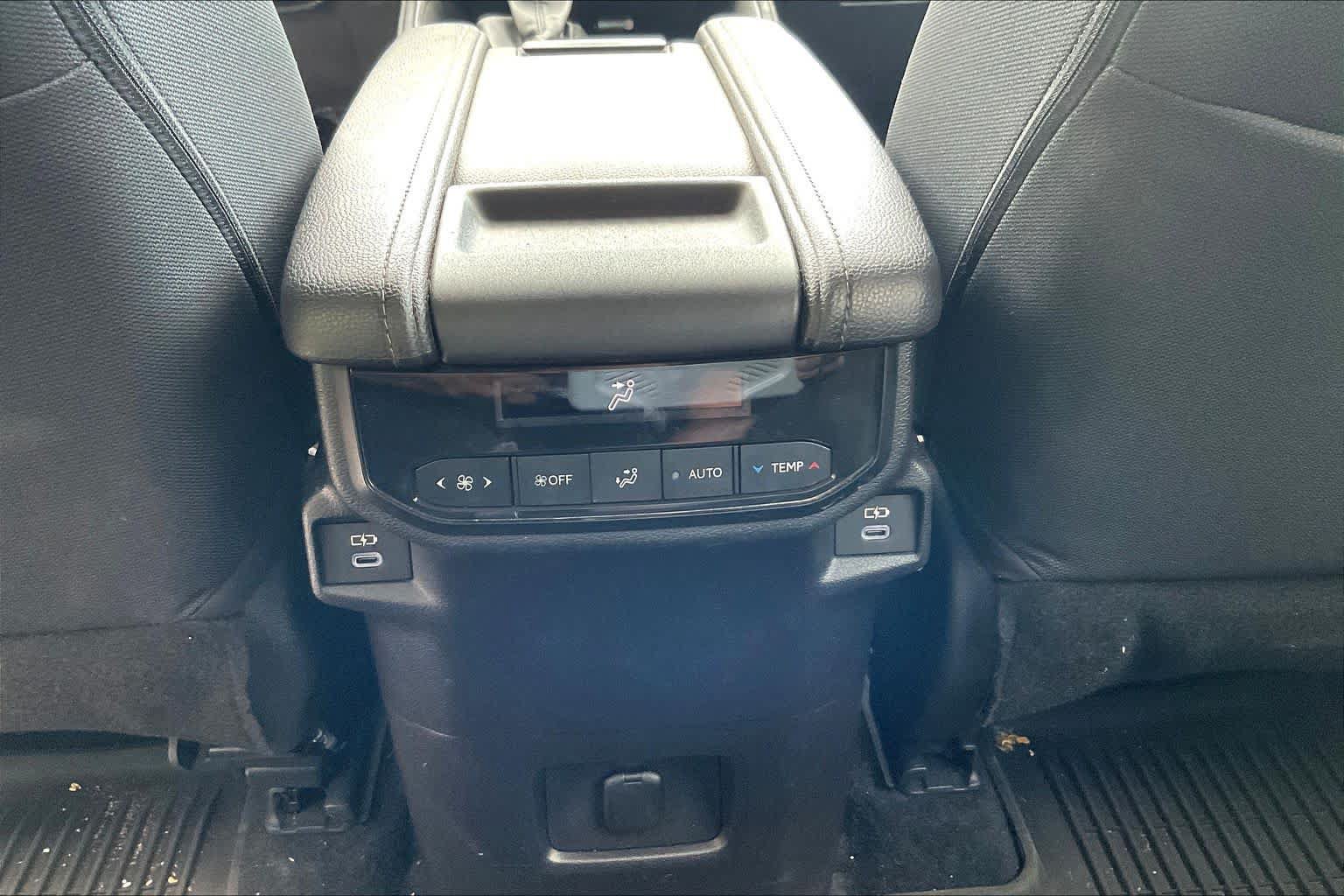 Used 2025 Toyota Grand Highlander AWD Hybrid image 31