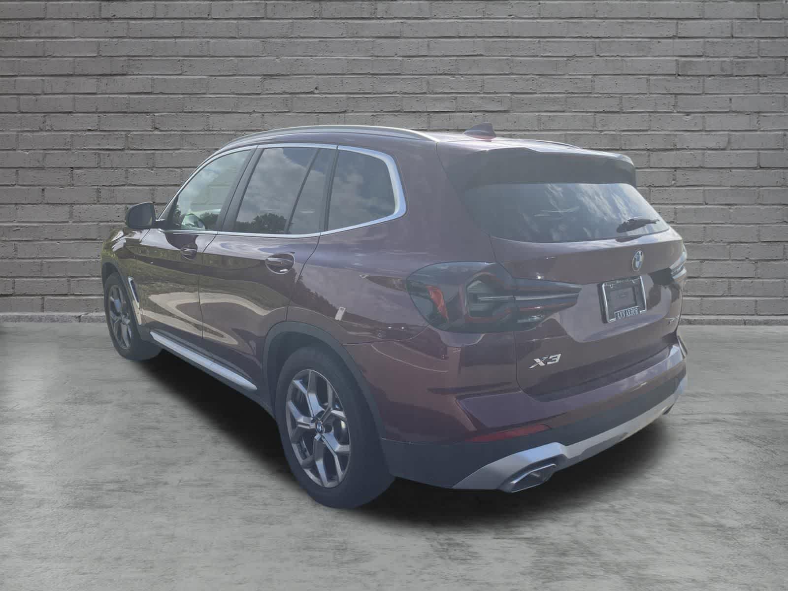 Used 2024 BMW X3 xDrive30i w/ Premium Package AWD/4WD image 3