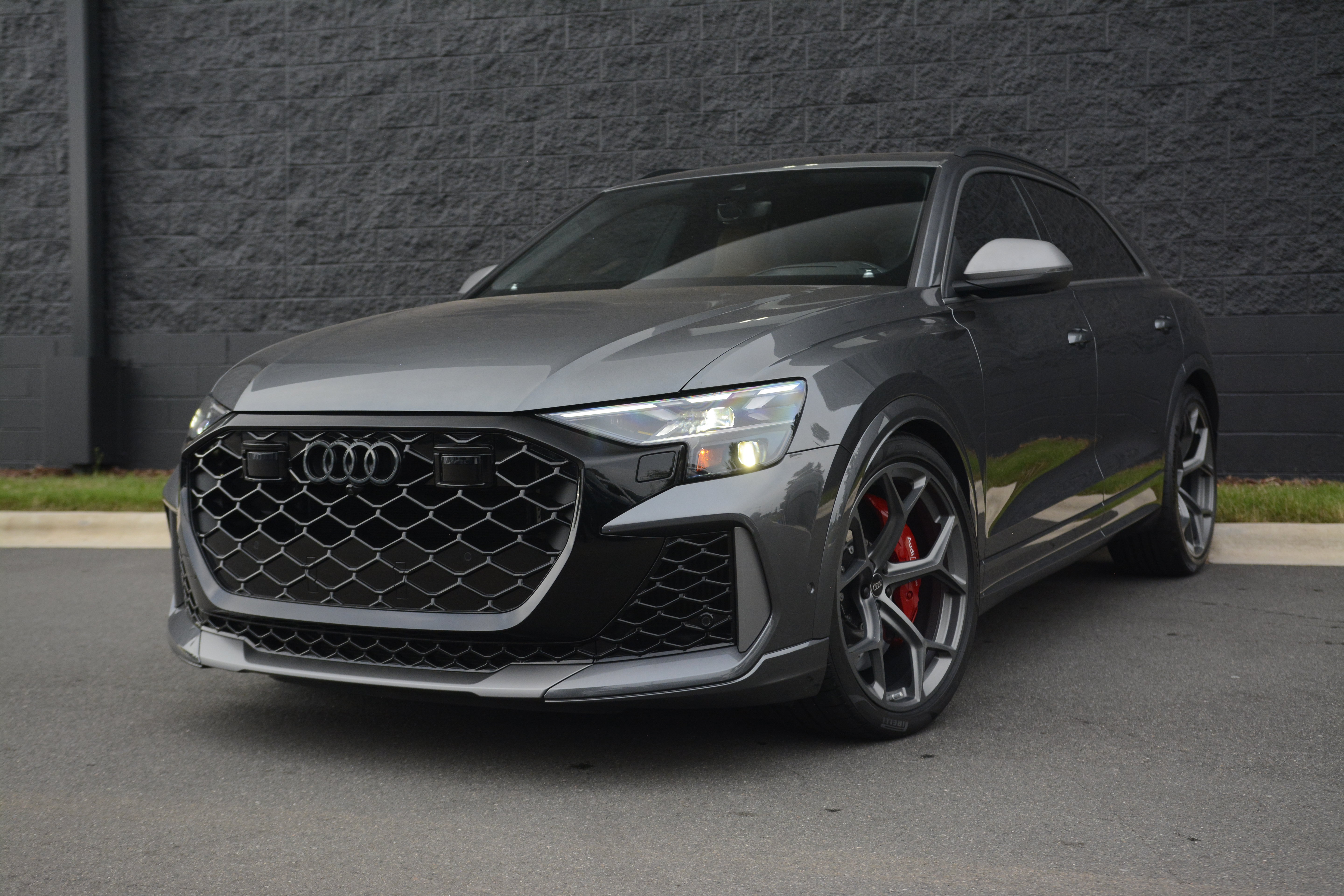 Used 2025 Audi RS Q8 performance AWD/4WD image 45