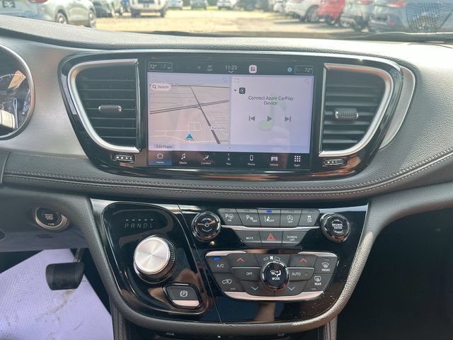Used 2024 Chrysler Pacifica Pinnacle AWD/4WD image 16