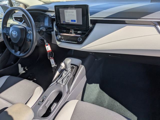 Used 2025 Toyota Corolla LE image 30