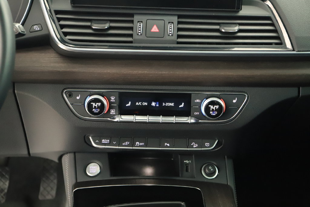Certified 2024 Audi Q5 e Premium Plus w/ Premium Plus Package AWD/4WD image 20