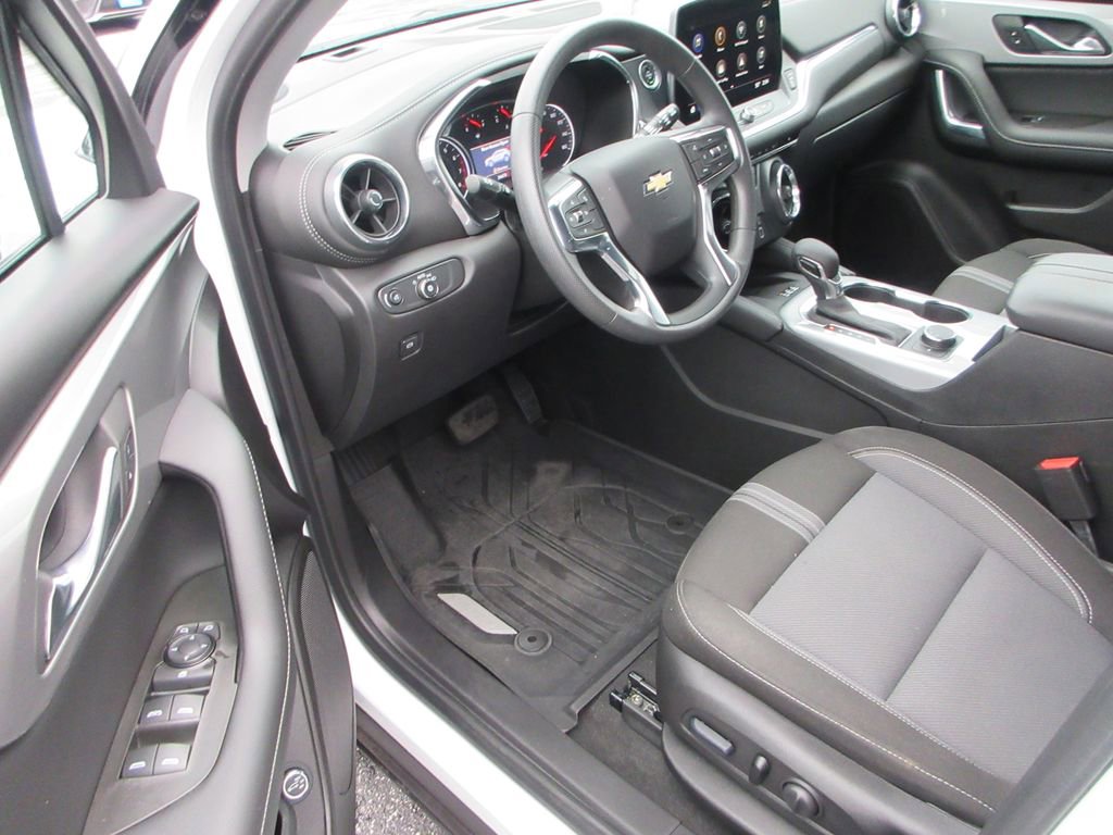 Used 2024 Chevrolet Blazer LT w/ Redline Edition image 12