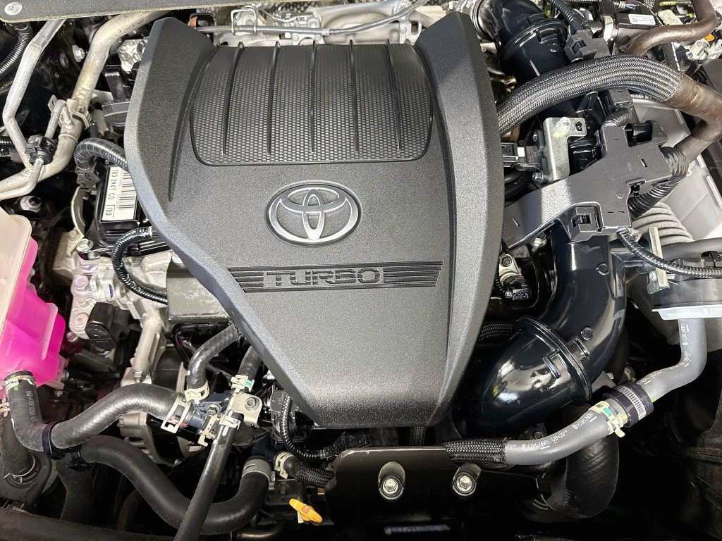 Used 2025 Toyota Highlander LE FWD image 38