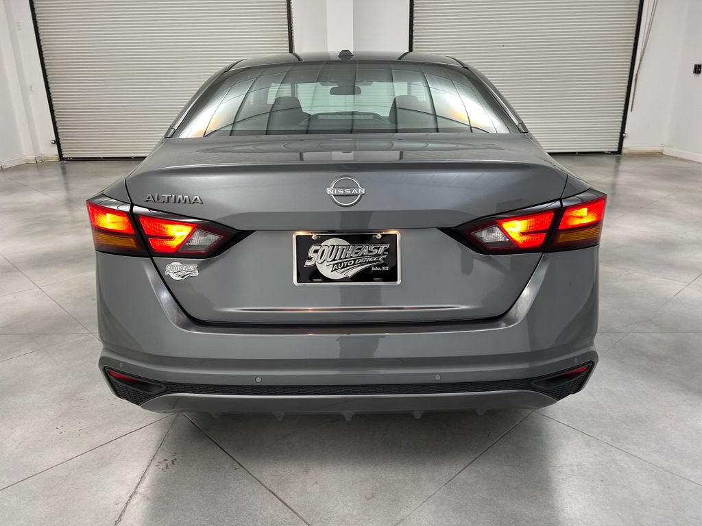 Used 2025 Nissan Altima 2.5 SV FWD image 8