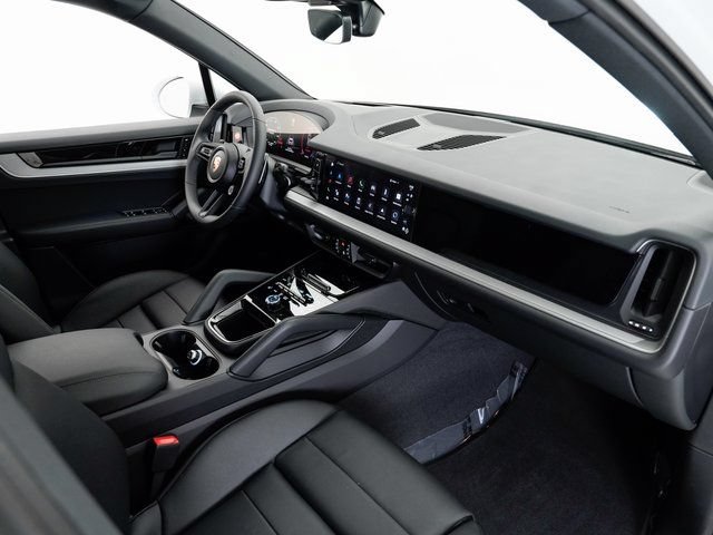 Certified 2025 Porsche Cayenne AWD/4WD image 22