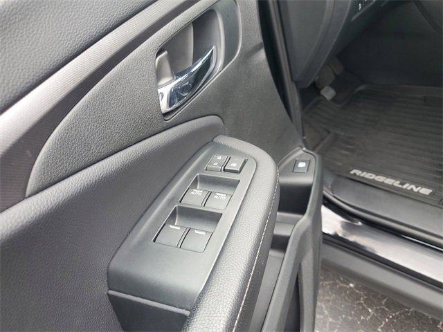 Used 2023 Honda Ridgeline Sport image 16