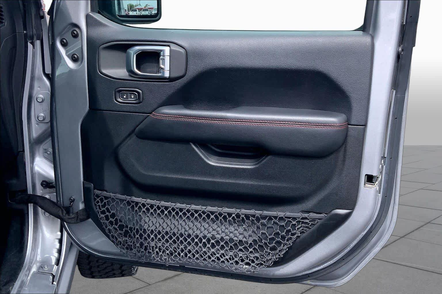 Used 2018 Jeep Wrangler Unlimited Rubicon AWD/4WD image 23