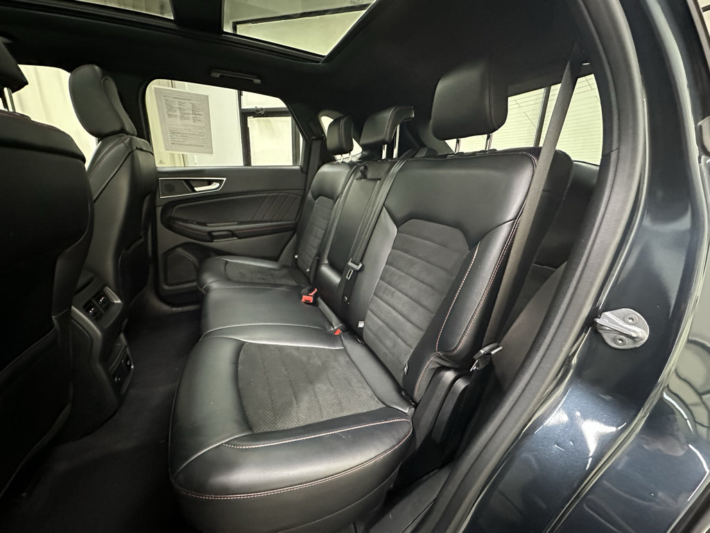 Used 2024 Ford Edge ST-Line AWD/4WD image 21