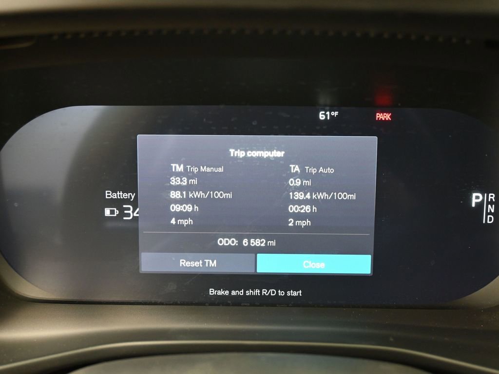 Used 2025 Volvo EX40 Core AWD/4WD image 21