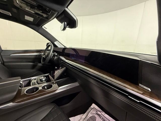 Certified 2025 Cadillac Escalade ESV Sport Platinum w/ LPO, ONYX Package AWD/4WD image 34