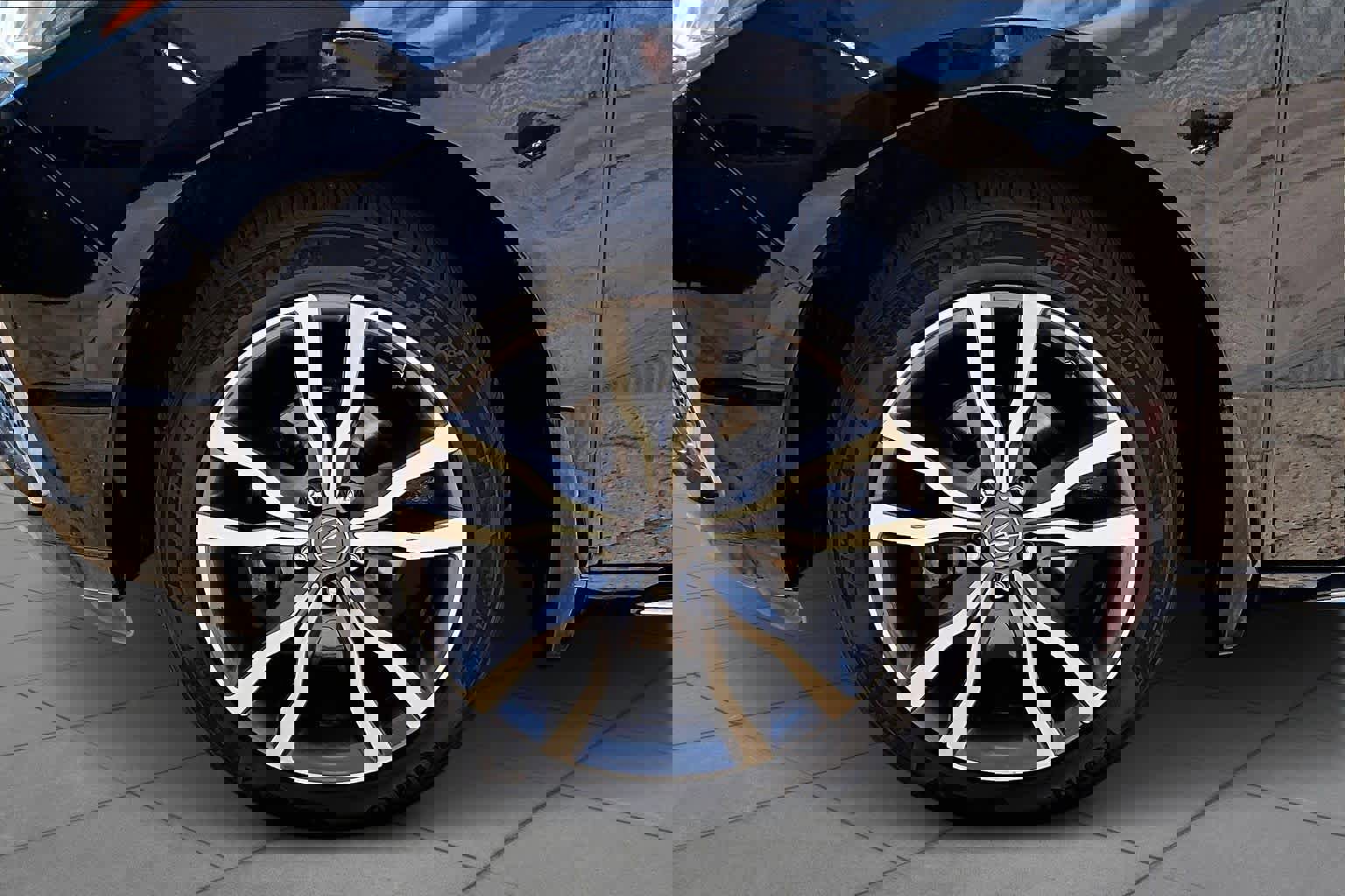 Used 2019 Acura MDX FWD w/ Advance Package image 10