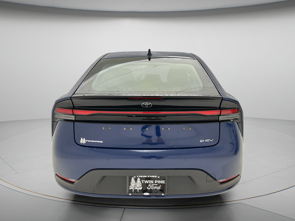 Used 2025 Toyota Prius LE FWD image 7