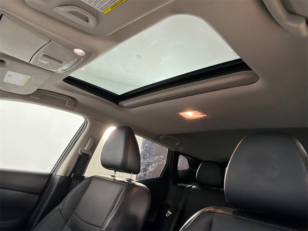 Used 2020 Nissan Rogue Sport SL w/ Premium Package image 2