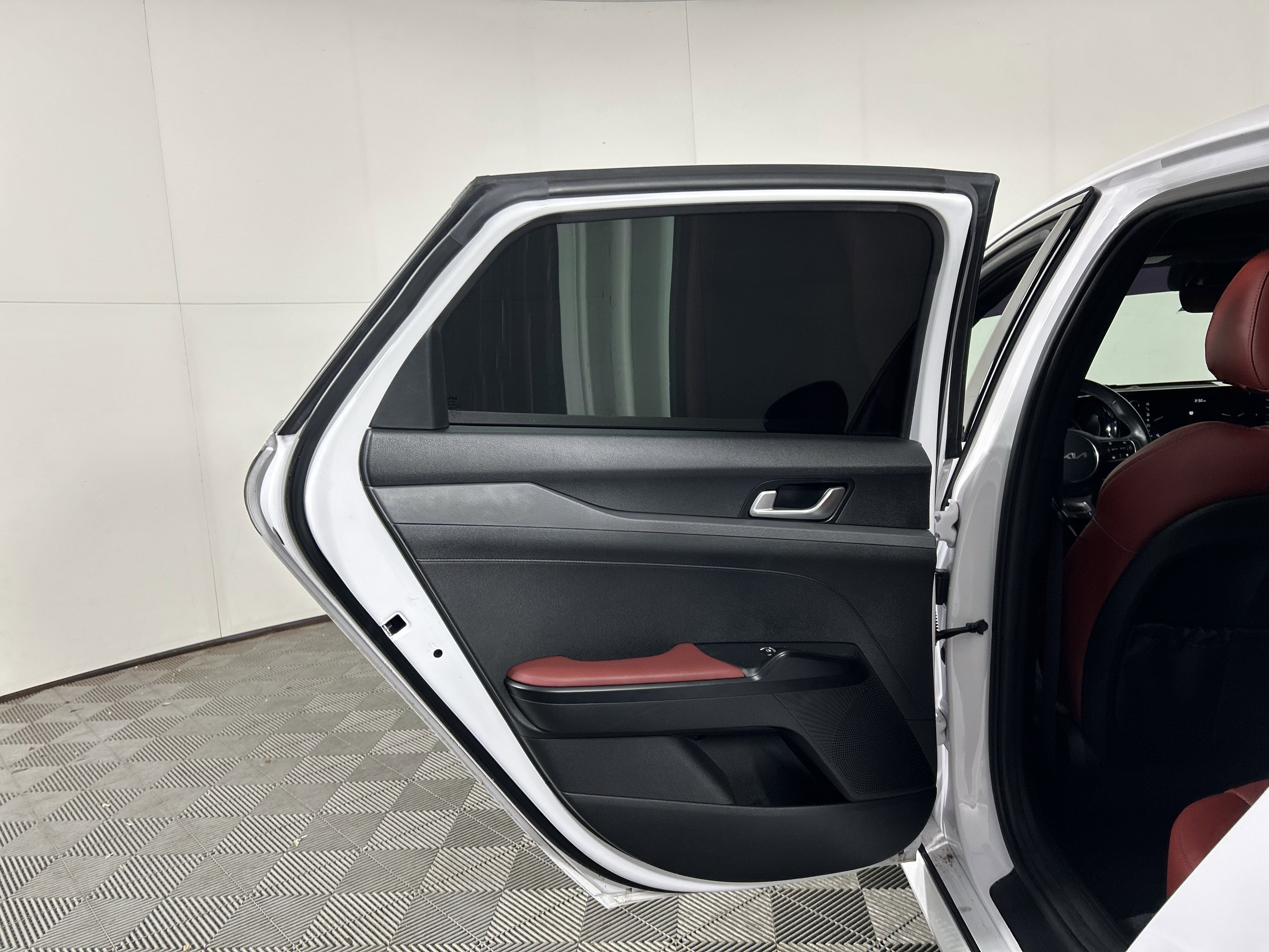 Used 2023 Kia K5 GT-Line image 34