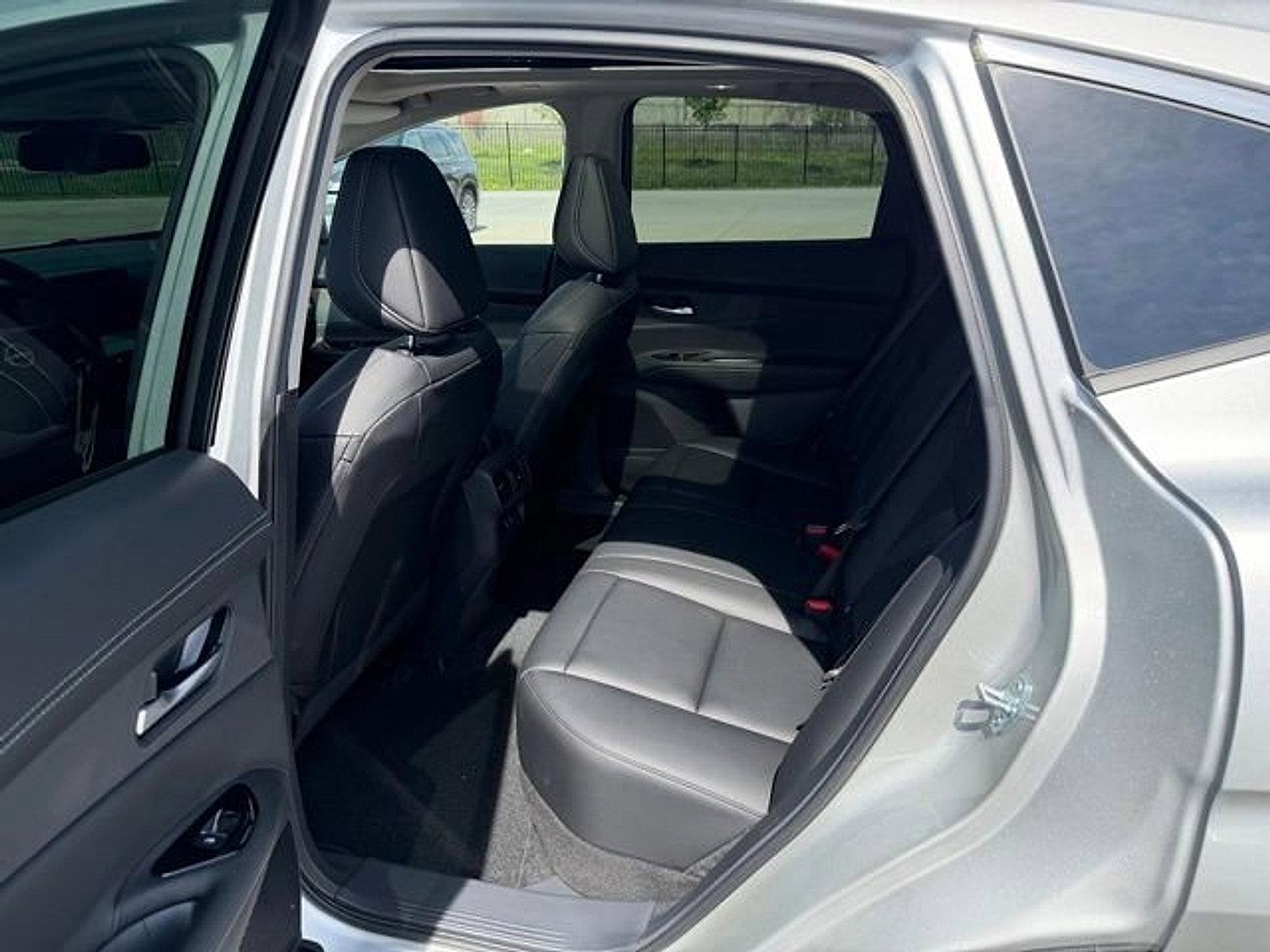 Used 2025 Nissan Murano SL AWD/4WD image 11