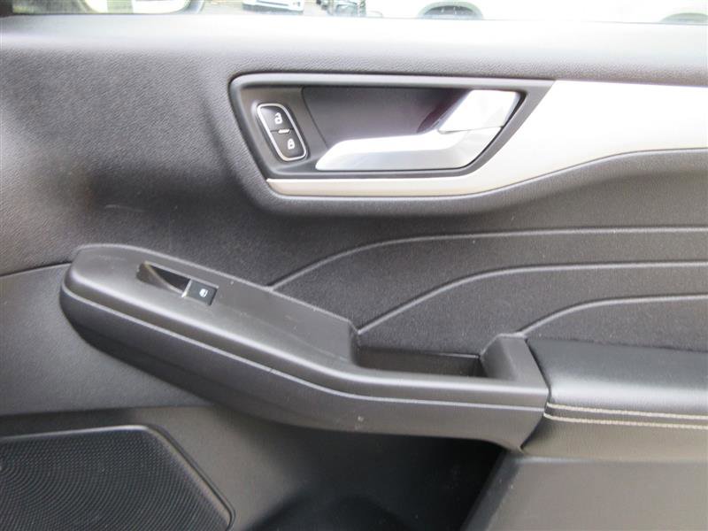 Used 2021 Ford Escape SE image 24