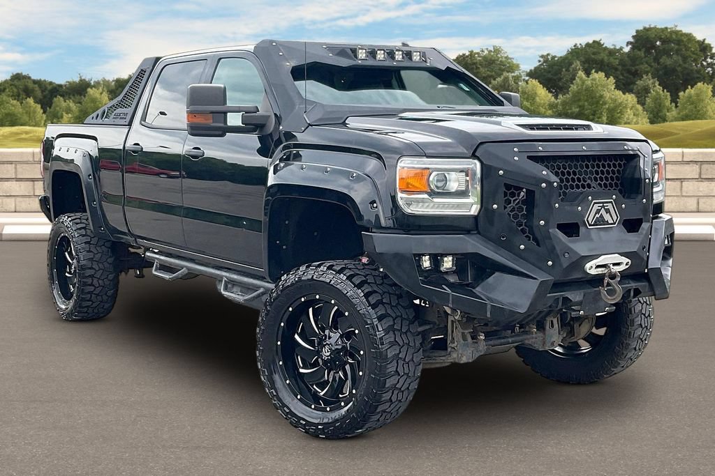 Used 2019 GMC Sierra 2500 Denali w/ Suspension Package, Off-Road AWD/4WD image 2