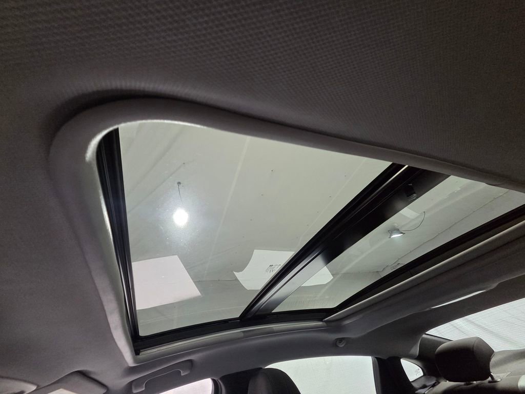 Used 2023 Chevrolet Malibu LT image 11