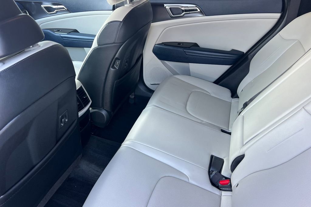 Used 2023 Kia Sportage EX image 15