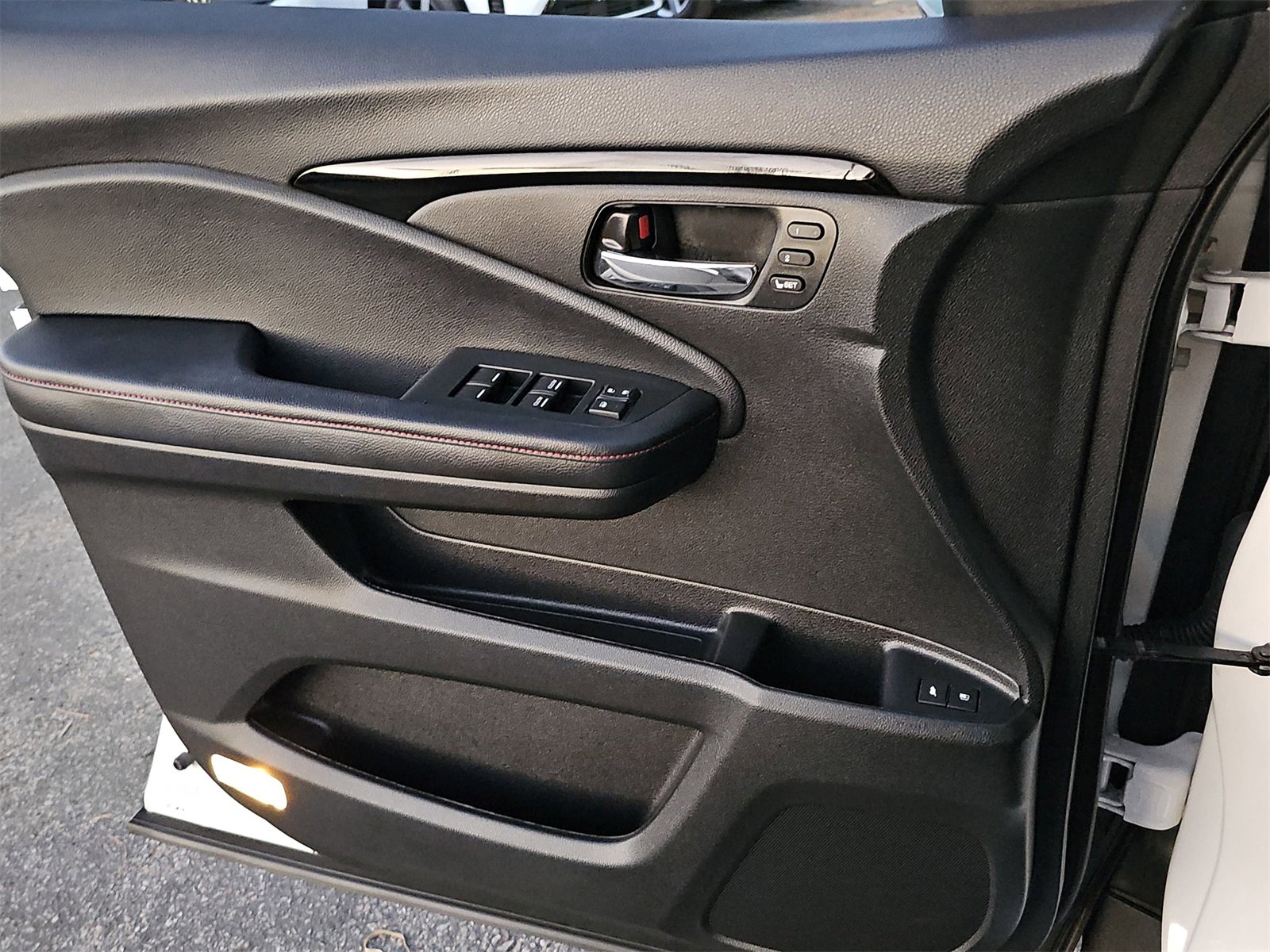 Used 2022 Honda Pilot Black Edition image 30