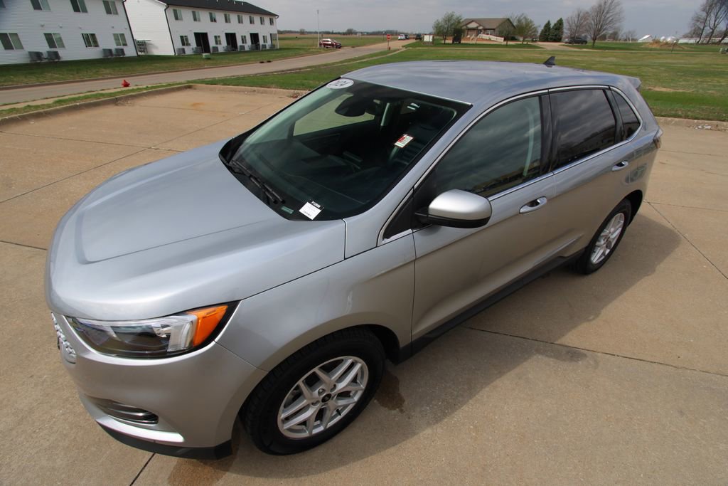 Used 2024 Ford Edge SEL image 16