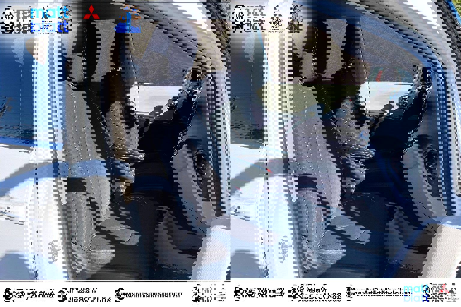 Used 2023 Chrysler Voyager LX image 8