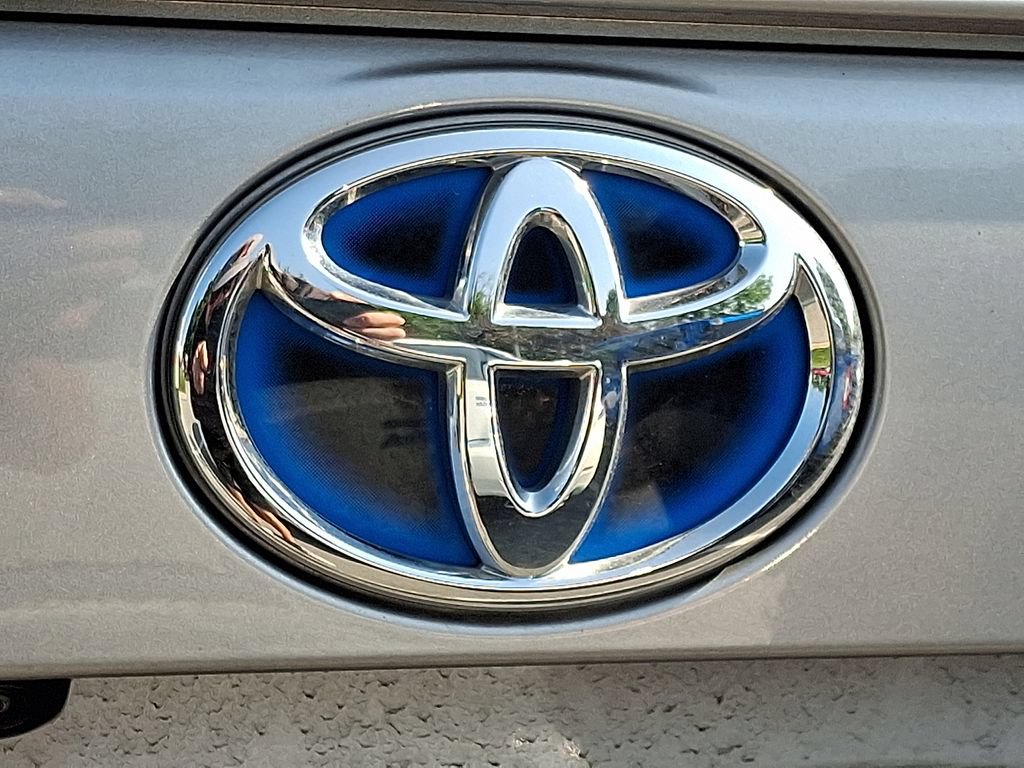 Used 2021 Toyota RAV4 XSE AWD/4WD image 10