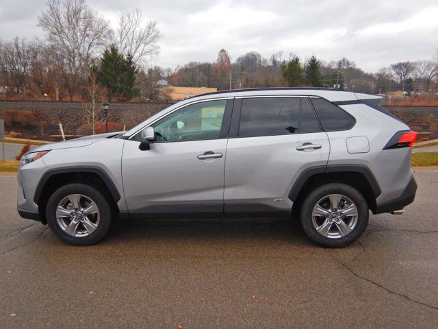 Used 2025 Toyota RAV4 XLE image 11