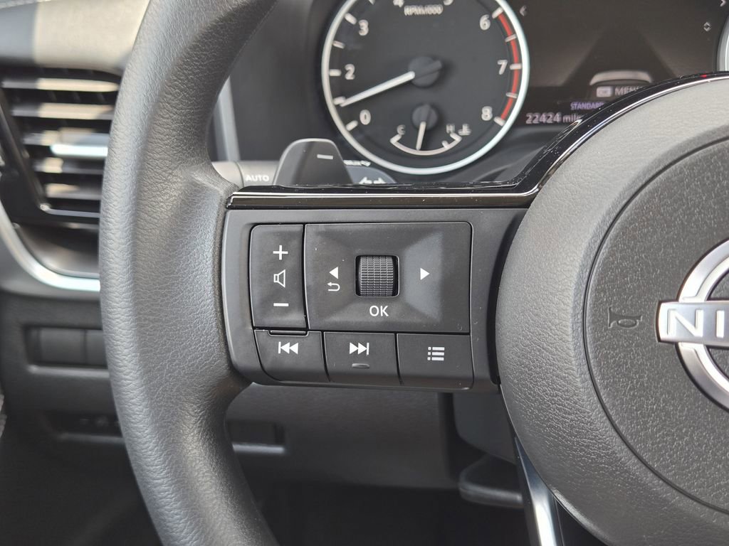 Used 2022 Nissan Rogue SV image 28