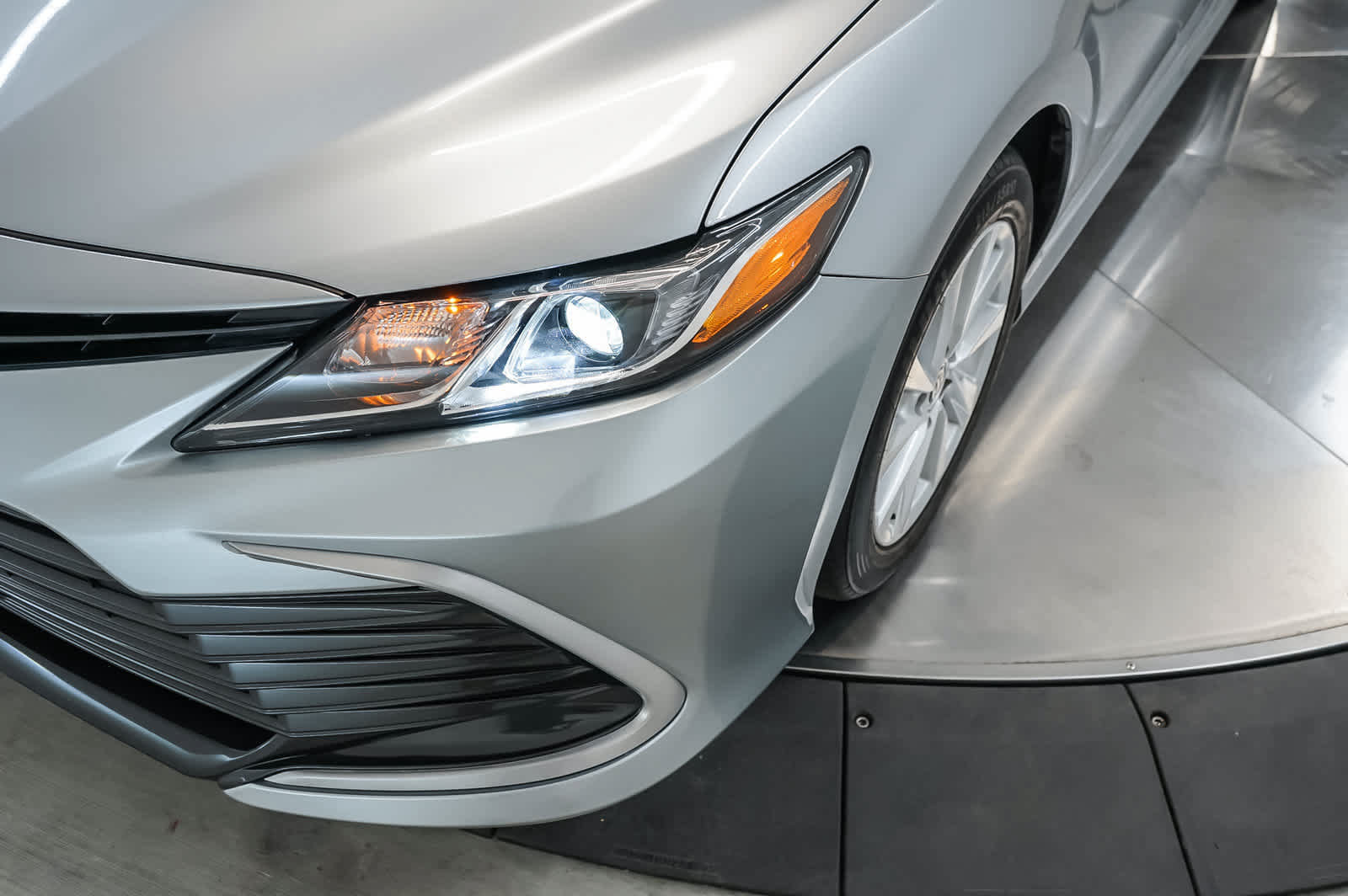 Used 2024 Toyota Camry LE FWD image 16