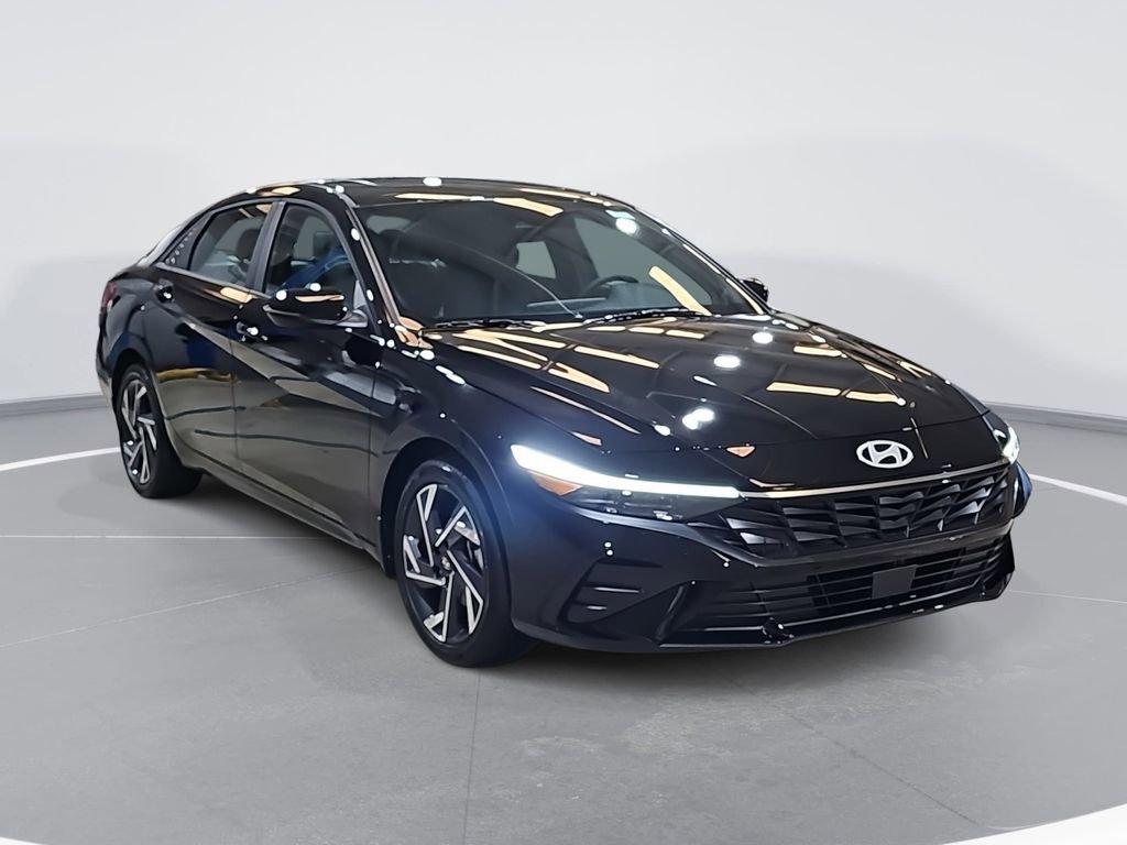 New 2026 Hyundai Elantra Limited image 3