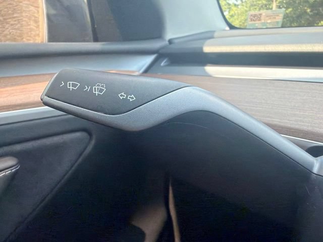 Used 2023 Tesla Model Y Long Range AWD/4WD image 22