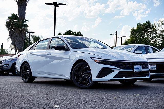 New 2026 Hyundai Elantra Sport FWD image 2