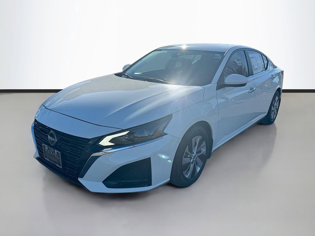 Used 2023 Nissan Altima 2.5 S image 3