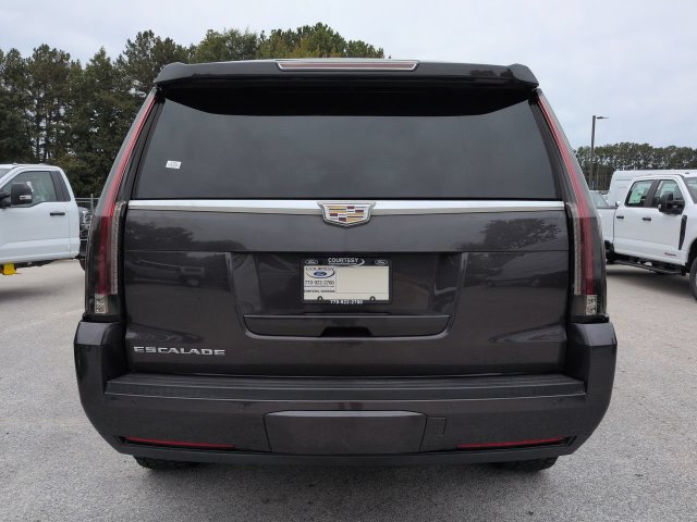Used 2015 Cadillac Escalade Luxury AWD/4WD image 4